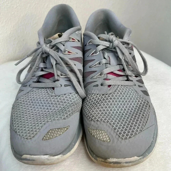Nike Free 5.0 Wolf Grey Vivid Pink Sneakers Running Shoes Women's 6.5 - Picture 3 of 7